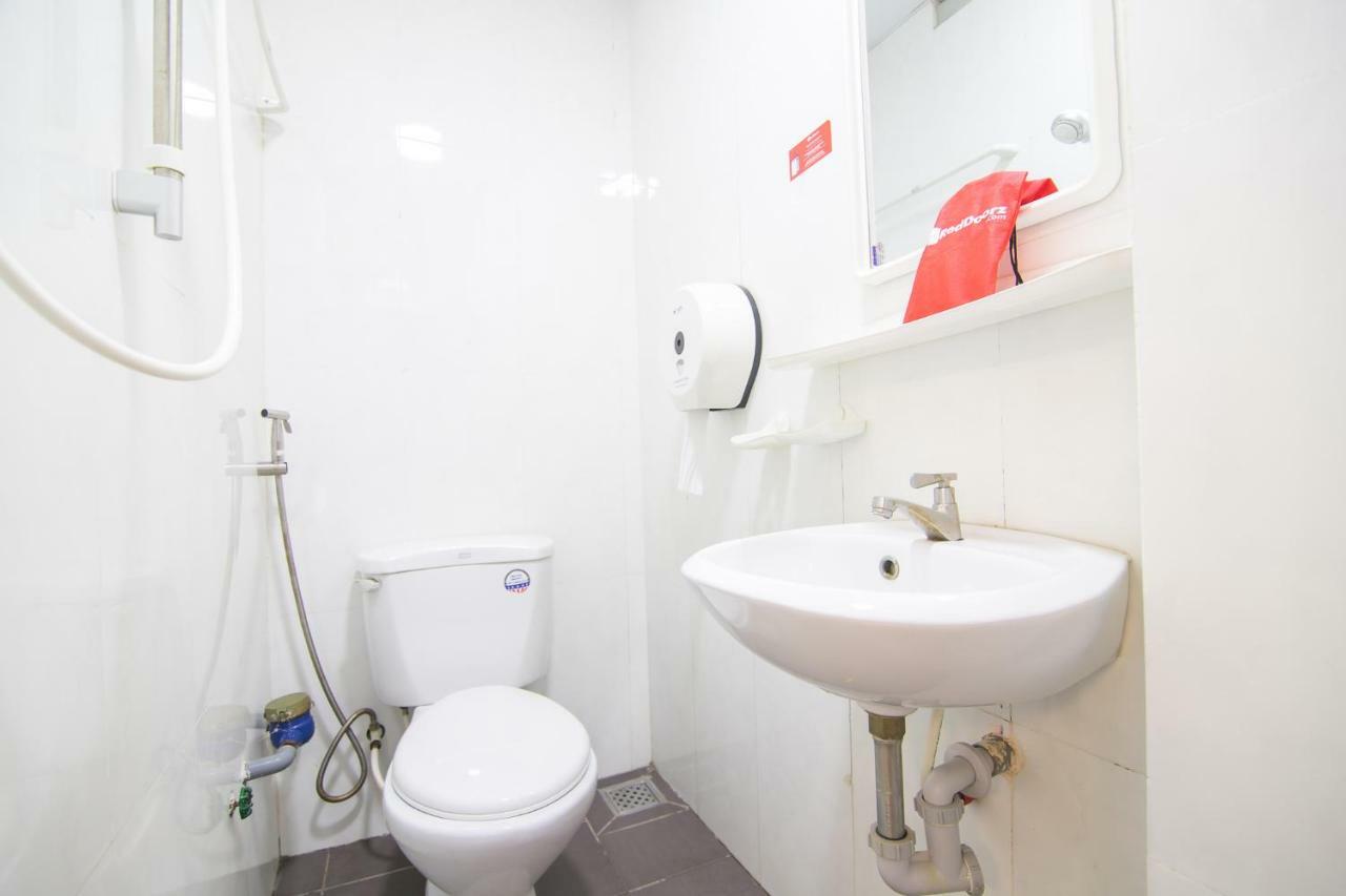 Reddoorz Near Khu Che Xuat Tan Thuan 2 Hotell Ho Chi Minh-byen Eksteriør bilde
